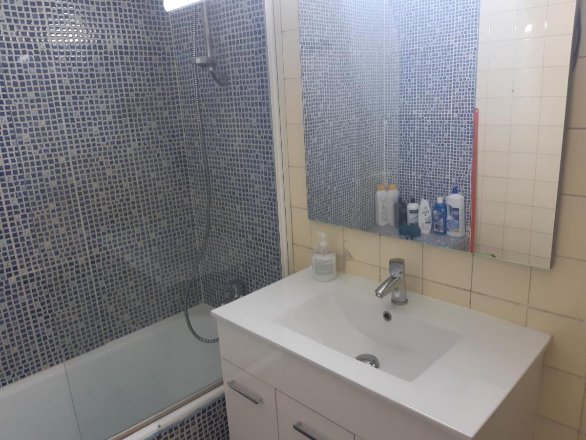 Room In Guest Room - Peaceful Accommodation In Madrid Near Atocha Экстерьер фото