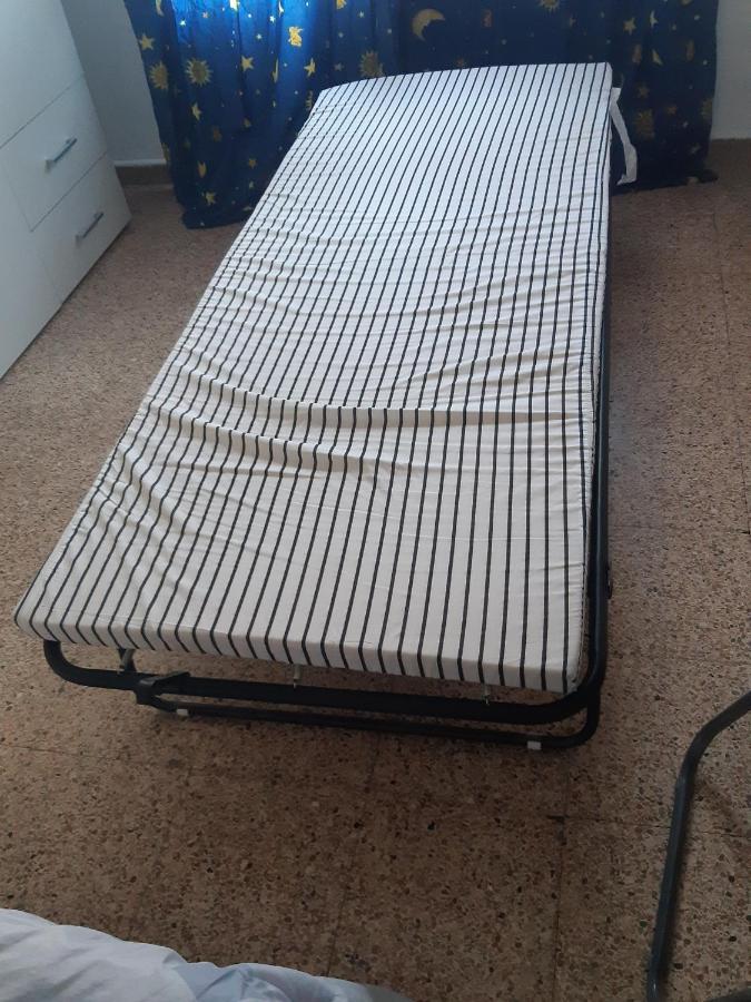 Room In Guest Room - Peaceful Accommodation In Madrid Near Atocha Экстерьер фото