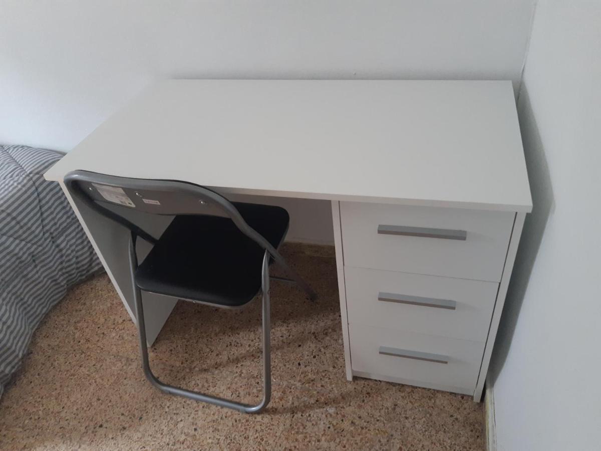 Room In Guest Room - Peaceful Accommodation In Madrid Near Atocha Экстерьер фото