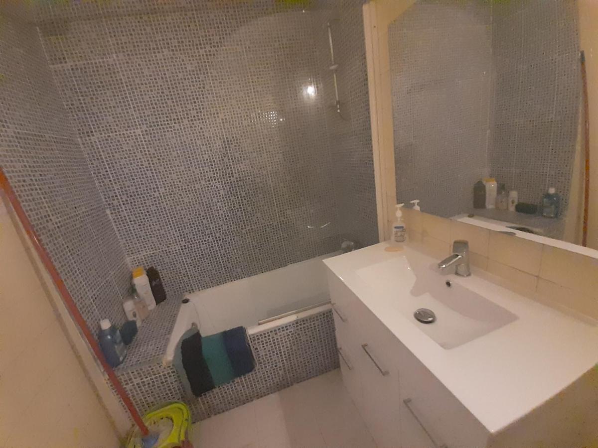 Room In Guest Room - Peaceful Accommodation In Madrid Near Atocha Экстерьер фото