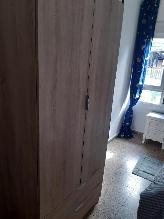Room In Guest Room - Peaceful Accommodation In Madrid Near Atocha Экстерьер фото